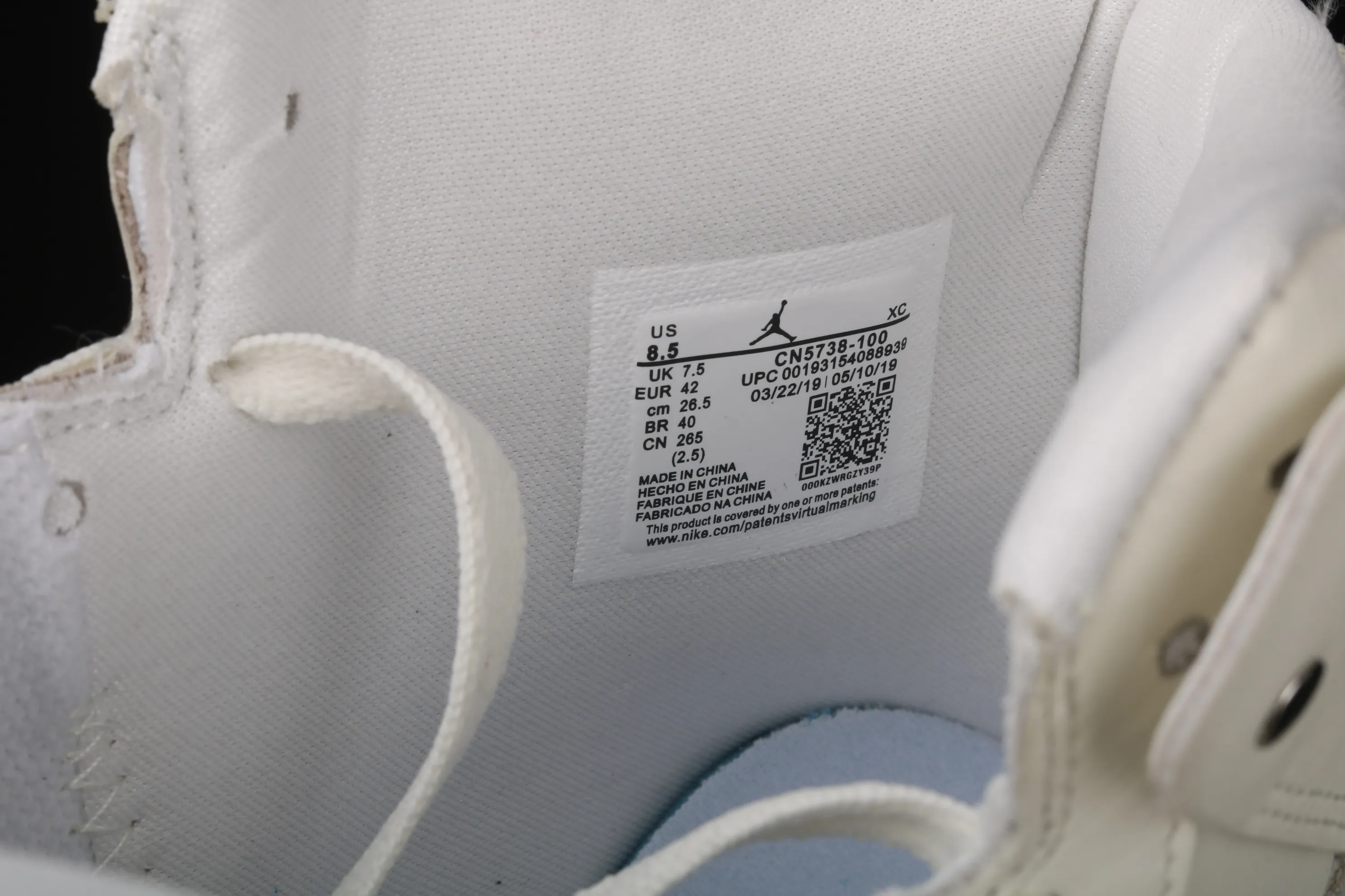 All categories Air Jordan Jordan series basketball shoes Air Jordan 1 High Comme Des Garcons Homme Plus x Air Jordan 1 High "CDG White" AJ1 Joe 1 retro classic high-top versatile cultural basketball shoes CN5738-100